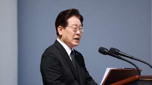 epa13019498 South Korean President Lee Jae-myung delivers his speech during a ceremony marking the country's 71st Memorial Day to commemorate veterans and independence activists at the National Cemetery in Seoul, South Korea, 06 June 2026.  EPA/KIM HONG-JI / POOL