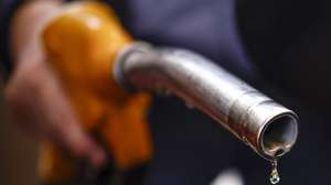 epa12888632 A drop of diesel slips from a fuel nozzle at a petrol station in Romainville, near Paris, France, 14 April 2026. Oil prices have risen above 100 US dollars a barrel again as the US Navy begins a blockade of the Strait of Hormuz following the collapse of ceasefire negotiations between Iran and the United States. Meanwhile, leasing of electric vehicles has surged across Europe amid rising petrol prices linked to the Iran war.  EPA/YOAN VALAT