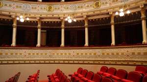 Interior do Teatro Garcia de Resende, em Évora, 09 de dezembro de 2022 . É um um dos mais representativos "teatros à italiana" existentes em Portugal. NUNO VEIGA/LUSA