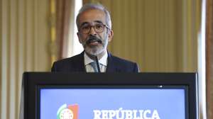 O ministro de Estado e dos Negócios Estrangeiros, Paulo Rangel, discursa durante a cerimónia do lançamento do selo comemorativo dos 40 anos da adesão de Portugal à CEE, em Lisboa, 13 de março de 2026. ANTÓNIO COTRIM/LUSA