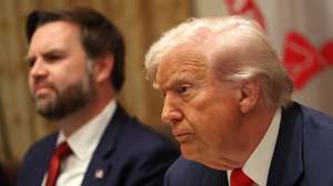 epa12453954 US President Donald Trump hosts a bilateral lunch with Argentine President Milei (not pictured) in the Cabinet Room at the White House in Washington, DC, USA, 14 October 2025.  EPA/Alex Wroblewski/CNP / POOL