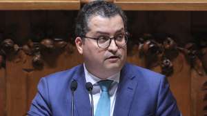 O ministro de Estado e das Finanças, Joaquim Miranda Sarmento, intervém durante a sessão plenária de discussão do programa de Governo, na Assembleia da República, em Lisboa, 11 de abril de 2024. ANTÓNIO COTRIM/LUSA