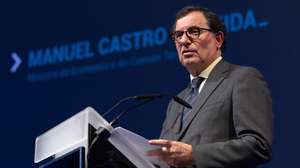 O ministro da Economia e da Coesão Territorial, Manuel Castro Almeida, intervém durante a  sessão de abertura do Plano de Recuperação e Resiliência (PRR) “Loading – O 10.º pedido de pagamento carrega-se agora”, em Lisboa, 28 de julho de 2026. ANTÓNIO COTRIM/LUSA