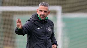 epa11841700 Sporting CP head coach Rui Borges leads a training session in Alcochete, Portugal, 21 January 2025. Sporting will face RB Leipzig in their UEFA Champions League soccer match on 22 January 2025.  EPA/ANTONIO COTRIM