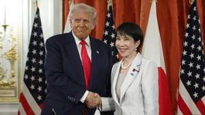 epa12486991 US President Donald Trump and Japan’s Prime Minister Sanae Takaichi pose for photographs following a signing ceremony at the Akasaka Palace State Guest House in Tokyo, Japan, 28 October 2025. US President Trump is on a three-day visit to Japan from 27 to 29 October 2025 to reaffirm the Japan-US alliance and advance economic talks.  EPA/KIYOSHI OTA / BLOOMBERG POOL