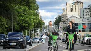 A Rua da Boavista pode ser mais que um "tubo de água" de distribuição de tráfego, disse à Lusa o urbanista Frederico Moura e Sá, e já há propostas para tornar a via mais humanizada, sem um passeio "miserável", Porto 5 de maio de 2026. Pedro Silva Castro, um jurista interessado na temática da mobilidade, dinamizou o movimento "Ciclovia da Boavista", que conta com uma página no Instagram com mais de 200 seguidores, observando que o eixo de sete quilómetros entre a Praça da República e o Castelo do Queijo poderia "ser também integrado na rede de ciclovias que já existe no Porto", mas o projeto vai além disso. (ACOMPANHA TEXTO DA LUSA DE 09-05-2026) JOSÉ COELHO/LUSA