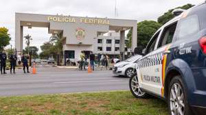 epa12541769 Brazilian Federal Police station where former Brazilian President Jair Bolsonaro is being detained in Brasilia, Brazil, 22 November 2025. Bolsonaro, who was on house arrest after being sentenced to a 27-year in prison for his role in an alleged plot to overturn the 2022 election results, was arrested on 22 November after he allegedly broke his ankle electronic bracelet and tried to run away.  EPA/VINICIUS SANTA ROSA