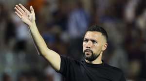 FC Porto head coach Francesco Farioli reacts at the end of their Portuguese First League soccer match against Casa Pia held at Rio Maior Municipal Stadium, Rio Maior, Portugal, 12 September 2026. JOSE SENA GOULAO/LUSA