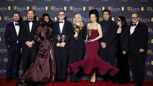 epa12770006 (L-R) Andy Jurgensen, Leonardo DiCaprio, Teyana Taylor, Paul Thomas Anderson, Sara Murphy, Chase Infiniti, Benicio del Toro, Cassandra Kulukundis, and Michael Bauman after 'One Battle After Another' won the Best Film, Best Director, Best Adapted Screenplay, and Best Cinematography awards at the EE BAFTA Film Awards 2026 at the Royal Festival Hall in London, Britain, 22 February 2026. The ceremony is hosted by the British Academy of Film and Television Arts (BAFTA).  EPA/TOLGA AKMEN