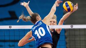 epa07795617 Cristina Chirichella (L) of Italy in action against Dominika Sobolska (R) of Belgium during the 2019 CEV Volleyball Women European Championship match between Italy and Belgiumin Atlas Arena in Lodz, Poland, 26 August 2019.  EPA/Grzegorz Michalowski POLAND OUT