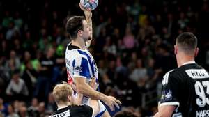 epa13290124 Joao Gomes of FC Porto in action during the EHF Champions League Handball match between Fuechse Berlin and FC Porto, in Berlin, Germany, 08 October 2026.  EPA/FILIP SINGER