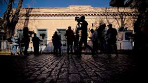 epa09270785 Journalists wait at the door of the San Isidro Attorney General&#039;s Office for the start of the investigation of those accused in the death of Maradona, in San Isidro, Argentina, 14 June 2021. The Argentine Prosecutor&#039;s Office begins the round of statements as investigated of the seven defendants for alleged &#039;simple homicide with eventual intent&#039; in the death of soccer star Diego Maradona.  EPA/Juan Ignacio Roncoroni