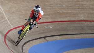 O ciclista Português, Telmo Pinão em ação na sua prova de ciclismo de pista de 3000 metros perseguição individual C2, esta manhã no Velodromo de Izu nos jogos Paralímpicos de Tóquio 2020, Japão, 26 de agosto de 2021. MIGUEL A. LOPES/LUSA