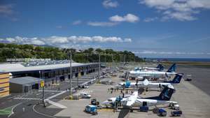 Aviões da Azores Airlines, no Aeroporto João Paulo II em Ponta Delgada, Açores, 11 de outubro de 2023. A privatização dos consórcios interessados na empresa da SATA apresentaram novas ofertas de 7,026 euros e 6,60 euros por ação. Decisão final será tomada até ao início de Outubro. EDUARDO COSTA/LUSA