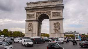 epa06238019 View of the 'place Charles de Gaulle and the Triumph Arch', taken two days before the 'Journee sans voiture' (Car Free Day) in Paris, France, 29 September 2017 (Issued on 01 October 2017). After the success of last year's initiative, Paris City Hall is launching its third edition of the Car Free Day, in a bid to reduce pollution, all of the French capital's 20 districts, will be off-limits to all car and motorcycle drivers from 11am to 6pm.  EPA/CHRISTOPHE PETIT TESSON