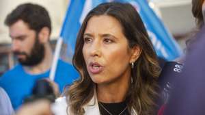 Mariana Leitão, lider da Iniciativa Liberal (IL),  fala à comunicação social durante a visita ao Externato Cooperativo da Benedita no âmbito da campanha para as eleições autárquicas, Benedita, Alcobaça, 01 de otubro 2025. BRUNO TEIXEIRA PIRES/LUSA