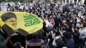epa12877713 Supporters of Hezbollah shout slogans against Lebanese President Joseph Aoun and Prime Minister Nawaf Salam during a protest outside the Government Palace in downtown Beirut, Lebanon, 09 April 2026. The protesters gathered in support of Hezbollah and to express opposition to President Joseph Aoun and Prime Minister Nawaf Salam. Israel launched a large-scale attack across Lebanon, including central Beirut, a day after the US and Iran agreed to a ceasefire. The Israeli government said the ceasefire does not cover Lebanon and that strikes on Hezbollah locations will continue.  EPA/WAEL HAMZEH