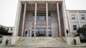 Fachada do edifício da Faculdade de Direito da Universidade de Lisboa
