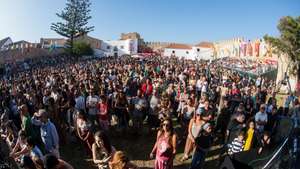 Festivaleiros durante a 21.ª edição do Festival Músicas do Mundo, FMM Sines 2019, em Sines, 26 de julho de 2019. TIAGO CANHOTO/LUSA