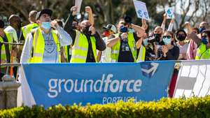 Manifestação de trabalhadores da SPdH/Groundforce convocada pelo movimento SOS handling, em protesto pelo não pagamento de salários e os despedimentos anunciados, em frente ao Palácio de Belém, em Lisboa, 15 de  março de 2021. JOSÉ SENA GOULÃO/LUSA