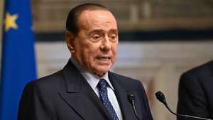 epa08999071 Forza Italia party and UDC party delegates Silvio Berlusconi holds a press conference after a meeting with premier-designate Mario Draghi at the Lower House in Rome, Italy, 09 February 2021. Designated prime minister Draghi is holding second round of consultations with Italian parties for the formation of a new government after the previous coalition collapsed.  EPA/ALESSANDRO DI MEO / POOL