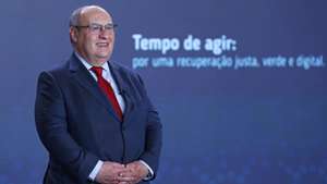 epa09190771 Director General of the International Organization for Migration Antonio Vitorino arrives to participate in a Ministerial Conference on the management of migration flows under the Portuguese Presidency of the Council in Lisbon, Portugal, 11 May 2021. This conference is aimed at deepening political dialogue with African partners under the framework of migration and mobility.  EPA/ANTONIO PEDRO SANTOS