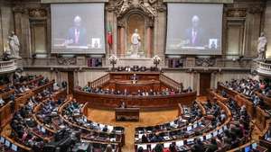 O primeiro-ministro, António Costa, participa no debate e votação da proposta de Orçamento do Estado para 2022 (OE2022), na Assembleia da República, em Lisboa, 27 de outubro de 2021. A proposta de Orçamento do Estado para 2022 entregue no parlamento prevê que a economia portuguesa cresça 4,8% em 2021 e 5,5% em 2022. MÁRIO CRUZ/LUSA