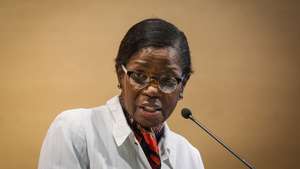 A ministra da Justiça, Francisca Van Dunem, discursa durante a cerimónia de celebração do Dia Internacional Contra a Corrupção nas instalações da Polícia Judiciária de Lisboa, 09 de dezembro de 2021. RODRIGO ANTUNES/LUSA