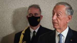 O Presidente da República, Marcelo Rebelo de Sousa, discursa durante a cerimónia de condecoração ao antigo Chefe do Estado-Maior da Armada (CEMA), Mendes Calado (ausente da fotografia), e ao antigo Chefe do Estado-Maior da Força Aérea (CEMFA), Joaquim Borrego (ausente da fotografia), no Palácio de Belém, em Lisboa, 2 de março de 2022. O Almirante Mendes Calado e o General Joaquim Borrego foram condecorados com a insígnia Grã Cruz da Ordem Militar de Cristo. MÁRIO CRUZ/LUSA