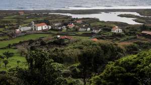 Vista geral da Fajã de Cubres, ilha de São Jorge, Açores, Portugal. TIAGO PETINGA/LUSA