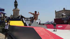 epa10063960 Skaters in action during the Red Bull Lisbon Conquest Skateboarding competition in Lisbon, Portugal, 10 July 2022.  EPA/MIGUEL A. LOPES