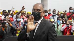 epa10143707 The President of UNITA and candidate to the general elections in Angola, Adalberto Costa Junior, waves to people at the end of the funeral ceremonies of the former President of the Republic of Angola, Jose Eduardo dos Santos, at the Antonio Agostinho Neto Memorial, Luanda, Angola, 28 August, 2022. Jose Eduardo dos Santos, who ruled Angola from 1979 to 2017, died on 08 July at the age of 79 in Barcelona, Spain, where he spent most of his time over the past five years.  EPA/PAULO NOVAIS