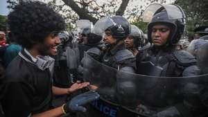 epa10281526 Opposition party supporters clash with police during an anti-government protest march in Colombo, Sri Lanka, 02 November 2022. Thousands of opposition party supporters and opposition lawmakers staged a protest march against the government&#039;s crackdown and over the alleged failure to address the worst economic crisis. Protests have been affecting the country for over seven months as Sri Lanka faces its worst-ever economic crisis in decades due to a lack of foreign reserves, resulting in severe shortages in food, fuel, medicine, and imported goods.  EPA/CHAMILA KARUNARATHNE