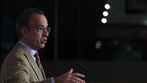 O ministro da Cultura, Pedro Adão e Silva, fala na cerimónia de anúncio da Capital Europeia da Cultura 2027, no Centro Cultural de Belém, em Lisboa, 07 de dezembro de 2022. TIAGO PETINGA/LUSA
