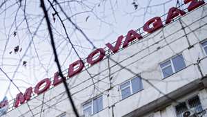 epa09695029 MoldovaGaz old office pictured in Chisinau, Moldova, 19 January 2022. Moldova faces an energy crisis with gas prices rising to 646 US dollar per cubic meter. Russia’s Gazprom, the majority shareholder of Moldovagaz, refused to accept Moldova’s request to postpone payment for delivered gas.  EPA/DUMITRU DORU