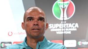 O jogador do Futebol Clube do Porto, Pepe, durante a conferência de imprensa que antecede a final da Supertaça Cândido Oliveira, que será disputada entre o FC Porto e o Benfica em Aveiro, no Centro de Treinos do Olival em Vila Nova de Gaia, 8 de agosto de 2023. FERNANDO VELUDO/LUSA