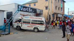 epa10682920 An ambulance enters the Pearl Beach Hotel in Lido Beach, Mogadishu, Somalia, 10 June 2023. State media in Somalia reported on 10 June, that the country's security forces ended an hours-long attack by Al-Shabaab militants on the Pearl Beach Hotel in the capital Mogadishu. Somali Police Force said at least six people were killed and ten others wounded in the attack on the beach hotel on 09 June evening.  EPA/SAID YUSUF WARSAME