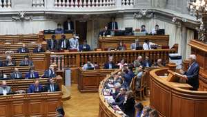 O primeiro-ministro, António Costa (D), intervém durante o debate da Moção de censura ao Governo, apresentada pelo Chega, que decorre na Assembleia da República, em Lisboa, 19 de setembro de 2023. ANTÓNIO COTRIM/LUSA