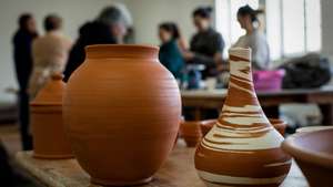 O “Atelier dos Louceiros” já arrancou com vários formandos e pretende recuperar e fazer renascer uma das artes tradicionais e identitários desta aldeia do concelho de Almeida, Malhada Sorda, 25 de novembro de 2023. (ACOMPANHA TEXTO DE 3 DE DEZEMBRO DE 2023). MIGUEL PEREIRA DA SILVA/LUSA