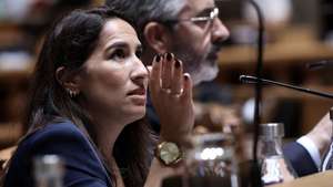 A ministra da Habitação, Marina Gonçalves, intervém durante a sua audição na Comissão de Orçamento e Finanças, no âmbito da apreciação, na especialidade, da Proposta de Lei n.º 109/XV/2.ª (GOV) — Aprova o Orçamento do Estado para 2024, Assembleia da República em Lisboa, 9 de novembro de 2023. CARLOS M. ALMEIDA/LUSA