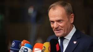 epa11027055 Poland&#039;s Prime Minister Donald Tusk arrives at the EU-Western Balkans Summit in Brussels, Belgium, 13 December 2023. EU and Western Balkans leaders are meeting in Brussels to discuss strengthening regional cooperation and partnerships, as well as pursuing economic convergence with the EU.  EPA/Olivier Matthys