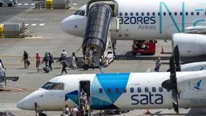 Aviões da Azores Airlines, no Aeroporto João Paulo II em Ponta Delgada, Açores, 11 de outubro de 2023. A privatização dos consórcios interessados na empresa da SATA apresentaram novas ofertas de 7,026 euros e 6,60 euros por ação. Decisão final será tomada até ao início de Outubro. EDUARDO COSTA/LUSA