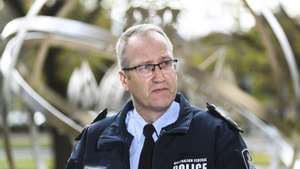 epa08446343 Australian Federal Police (AFP) Deputy Commissioner of Investigations Ian McCartney speaks to the media during a press conference in Canberra, Australia, 27 May 2020. According to media reports, the AFP will not pursue charges against Australian journalist Annika Smethurst or anyone else linked to her story on Australian Signals Directorate&#039;s spying powers.  EPA/LUKAS COCH AUSTRALIA AND NEW ZEALAND OUT