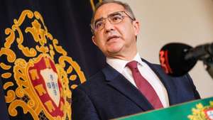 José Manuel Bolieiro, intervém após ter sido indigitado hoje como presidente do XIV Governo Regional dos Açores pelo representante da República para a Região Autónoma dos Açores, Pedro Catarino (ausente na fotografia), em Angra do Heroísmo, na ilha Terceira, Angra do Heroísmo, Açores, 20 de fevereiro de 2024. José Manuel Bolieiro, que lidera o executivo açoriano da coligação PSD/CDS/PPM, desde 2020, falava depois de ser indigitado pelo representante da República para a Região Autónoma dos Açores, Pedro Catarino, em Angra do Heroísmo, na ilha Terceira. ANTÓNIO ARAÚJO/LUSA