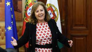 A ministra da Administração Interna, Margarida Blasco, à chegada para a sua audição na Comissão de Assuntos Constitucionais, Direitos, Liberdades e Garantias, sobre os meios de proteção civil disponíveis para o combate aos fogos rurais nos meses de verão de 2024, e a gestão dos meios de proteção civil no incêndio ocorrido, em agosto de 2024, na Região Autónoma da Madeira, na Assembleia da República, em Lisboa, 09 de outubro de 2024. ANTÓNIO PEDRO SANTOS/LUSA