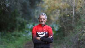 O triatleta Fernando Feijão, de 66 anos, contraria o envelhecimento ativamente, mantendo a prática desportiva regular, muitas vezes em competição durante um treino na mata de Queluz, em Sintra, 17 de dezembro de 2020. O atual presidente da Federação Portuguesa de Orientação, Fernando Feijão, pratica há 30 anos triatlo, modalidade na qual liderou a federação nacional, mantendo as rotinas de treino, uma a duas vezes por dia, alternando entre os segmentos de atletismo, ciclismo e natação. ( ACOMPANHA TEXTO DE 17 DE JANEIRO DE 2021). ANTÓNIO PEDRO SANTOS/LUSA