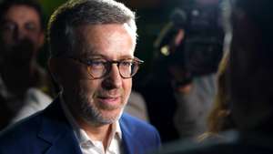 Carlos Moedas à chegada ao 42.º Congresso Nacional do PSD realizado em Braga, 19 de Outubro 2024. HUGO DELGADO/LUSA
