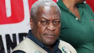 epa06262291 Former Ghanian President, John Mahama, of the Economic Community of West African Staes (ECOWAS) International Observer Mission at a press conference during the official announcement of provisional results of the presidential election at a press conference at the its headquarters in Monrovia, Liberia, 12 October 2017. Liberians  voted in a presidential and general election to elect a new president to succeed incumbent president Ellen Johnson Sirleaf.  EPA/AHMED JALLANZO