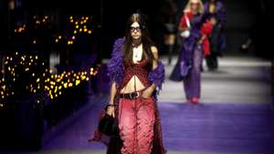 epa10202202 A model presents a creation by Versace from the Spring/Summer 2023 collection during the Milan Fashion Week, in Milan, Italy, 23 September 2022. The Milano Fashion Week Women's runs from 20 to 26 September.  EPA/Mourad Balti Touati