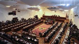 A Assembleia da República de Moçambique empossa hoje os deputados eleitos à X legislatura, mas dois dos partidos, Renamo e MDM, já anunciaram o boicote à cerimónia, contestando o processo eleitoral, dia em que estão convocados novos protestos no país, em Maputo, Moçambique, 13 de janeiro de 2025. LUÍSA NHANTUMBO/LUSA